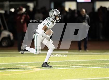 Thumbnail 3 in De La Salle vs. Pittsburg (CIF NCS Open Final) photogallery.