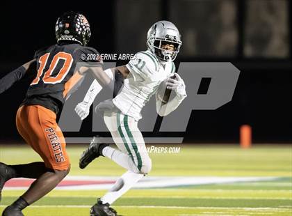 Thumbnail 2 in De La Salle vs. Pittsburg (CIF NCS Open Final) photogallery.