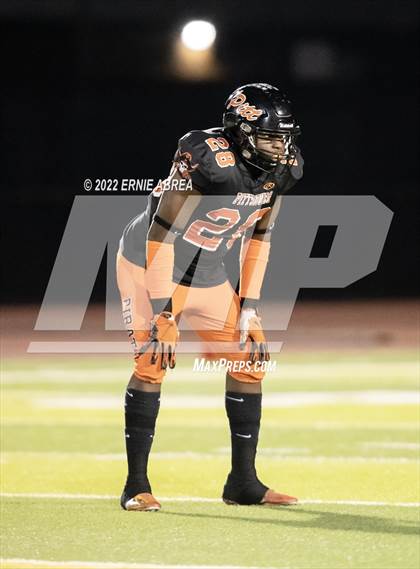Thumbnail 3 in De La Salle vs. Pittsburg (CIF NCS Open Final) photogallery.
