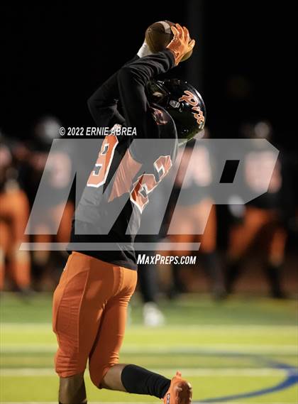 Thumbnail 2 in De La Salle vs. Pittsburg (CIF NCS Open Final) photogallery.