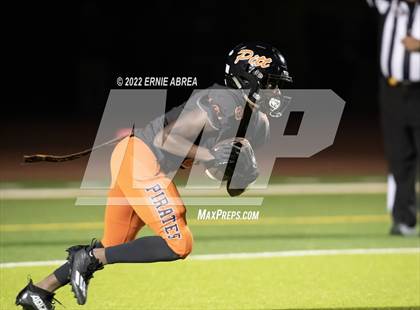 Thumbnail 3 in De La Salle vs. Pittsburg (CIF NCS Open Final) photogallery.