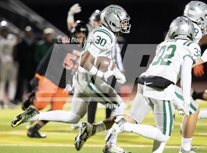 Thumbnail 2 in De La Salle vs. Pittsburg (CIF NCS Open Final) photogallery.