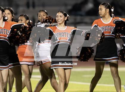 Thumbnail 2 in De La Salle vs. Pittsburg (CIF NCS Open Final) photogallery.