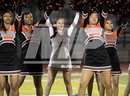 Thumbnail 3 in De La Salle vs. Pittsburg (CIF NCS Open Final) photogallery.