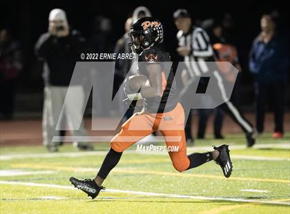 Thumbnail 1 in De La Salle vs. Pittsburg (CIF NCS Open Final) photogallery.