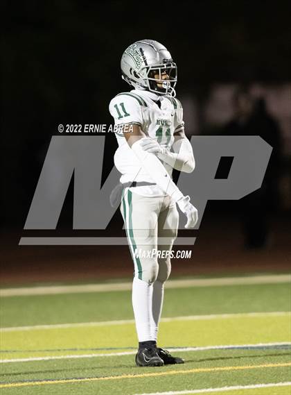 Thumbnail 1 in De La Salle vs. Pittsburg (CIF NCS Open Final) photogallery.