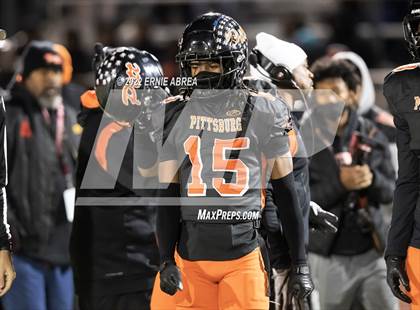 Thumbnail 1 in De La Salle vs. Pittsburg (CIF NCS Open Final) photogallery.