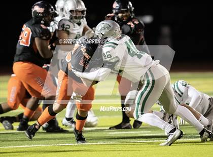 Thumbnail 3 in De La Salle vs. Pittsburg (CIF NCS Open Final) photogallery.