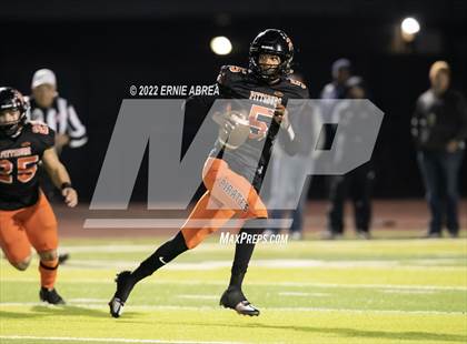 Thumbnail 1 in De La Salle vs. Pittsburg (CIF NCS Open Final) photogallery.