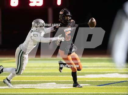 Thumbnail 2 in De La Salle vs. Pittsburg (CIF NCS Open Final) photogallery.