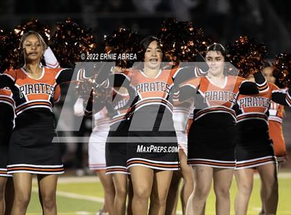 Thumbnail 1 in De La Salle vs. Pittsburg (CIF NCS Open Final) photogallery.