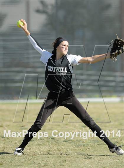 Thumbnail 1 in Villa Park @ Foothill photogallery.