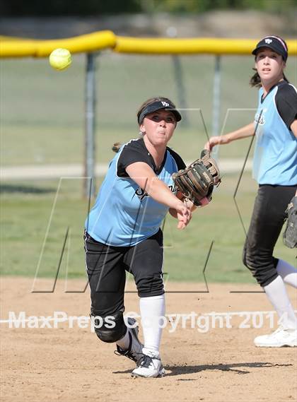 Thumbnail 1 in Villa Park @ Foothill photogallery.