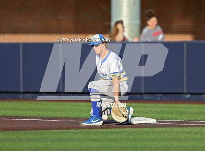 Thumbnail 3 in Corsicana vs. Joshua (UIL 5A Region II Quarterfinals) photogallery.