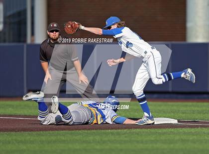 Thumbnail 1 in Corsicana vs. Joshua (UIL 5A Region II Quarterfinals) photogallery.