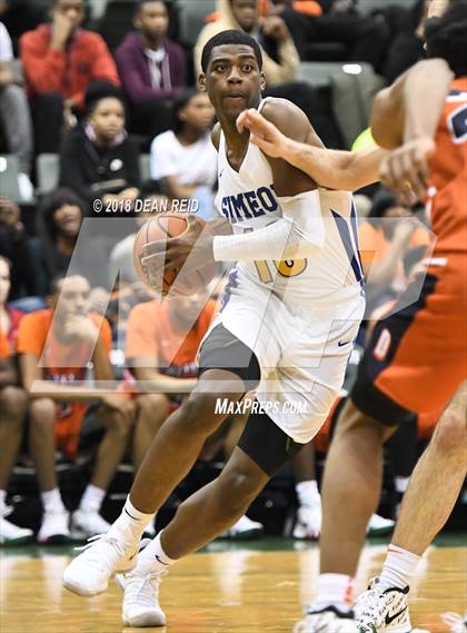Thumbnail 2 in Whitney Young vs. Simeon (IHSA CPS Playoff) photogallery.