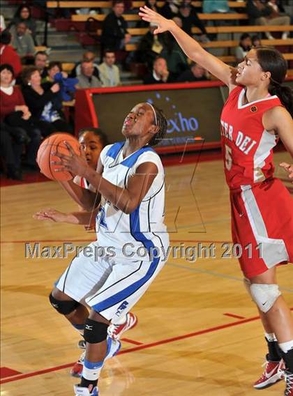 Thumbnail 3 in La Jolla Country Day @ Mater Dei (Nike Extravaganza) photogallery.