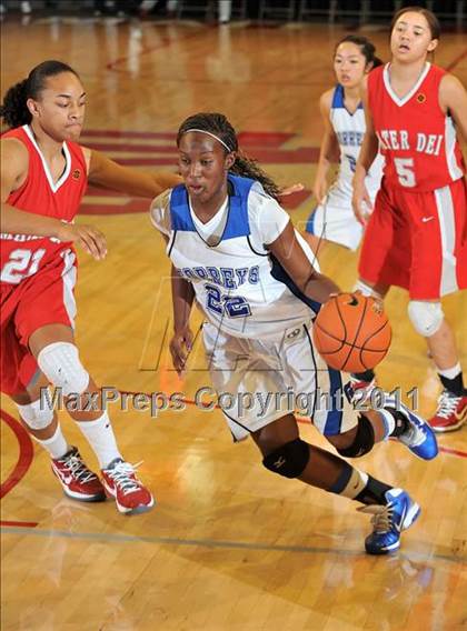 Thumbnail 2 in La Jolla Country Day @ Mater Dei (Nike Extravaganza) photogallery.