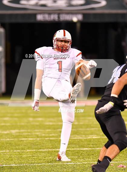 Thumbnail 3 in Westwood vs. Mahwah (NJSIAA North I Group 2 Final) photogallery.