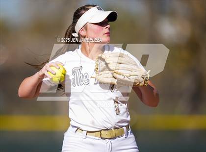 Thumbnail 1 in Pueblo Central vs. Palmer Ridge (CHSAA 4A Quarterfinal) photogallery.