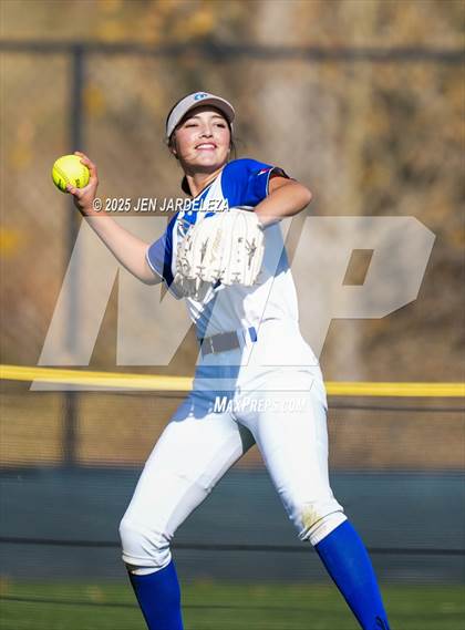 Thumbnail 3 in Pueblo Central vs. Palmer Ridge (CHSAA 4A Quarterfinal) photogallery.