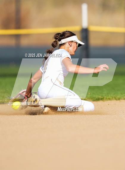 Thumbnail 2 in Pueblo Central vs. Palmer Ridge (CHSAA 4A Quarterfinal) photogallery.