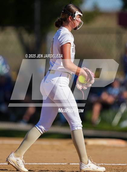 Thumbnail 3 in Pueblo Central vs. Palmer Ridge (CHSAA 4A Quarterfinal) photogallery.