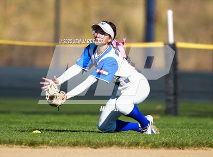 Thumbnail 3 in Pueblo Central vs. Palmer Ridge (CHSAA 4A Quarterfinal) photogallery.