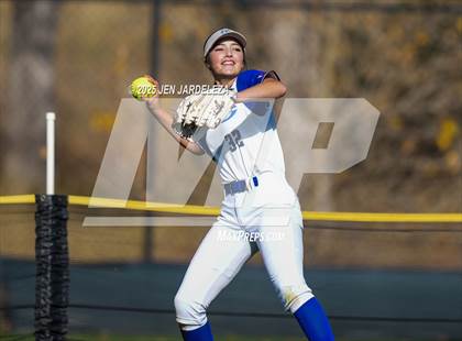 Thumbnail 2 in Pueblo Central vs. Palmer Ridge (CHSAA 4A Quarterfinal) photogallery.