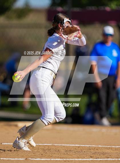 Thumbnail 2 in Pueblo Central vs. Palmer Ridge (CHSAA 4A Quarterfinal) photogallery.