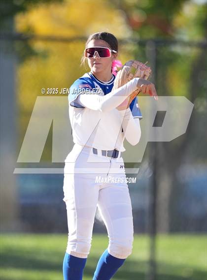 Thumbnail 3 in Pueblo Central vs. Palmer Ridge (CHSAA 4A Quarterfinal) photogallery.