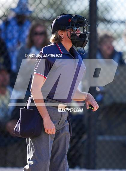 Thumbnail 2 in Pueblo Central vs. Palmer Ridge (CHSAA 4A Quarterfinal) photogallery.
