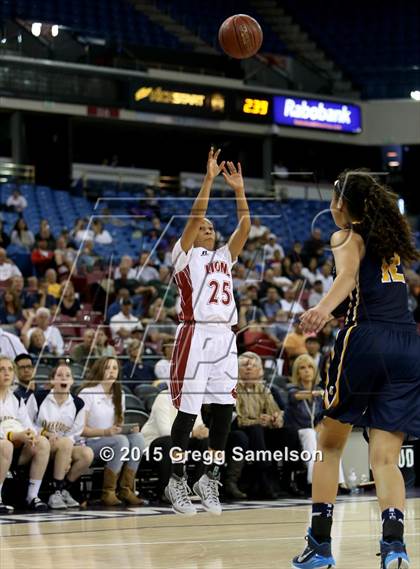 Thumbnail 2 in McClatchy vs. Oak Ridge (CIF NorCal Regional D1 Final) photogallery.