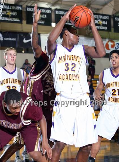 Thumbnail 1 in Montverde Academy vs. Paterson Catholic (City of Palms Classic) photogallery.