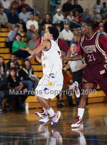 Thumbnail 2 in Montverde Academy vs. Paterson Catholic (City of Palms Classic) photogallery.