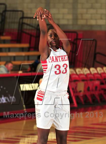 Thumbnail 3 in St. Mary's vs. Sierra Canyon (Nike Extravaganza) photogallery.