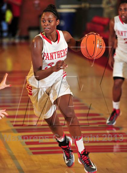 Thumbnail 1 in St. Mary's vs. Sierra Canyon (Nike Extravaganza) photogallery.
