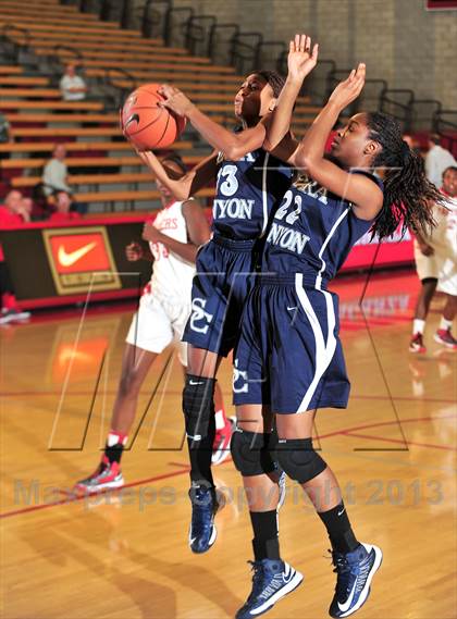 Thumbnail 1 in St. Mary's vs. Sierra Canyon (Nike Extravaganza) photogallery.