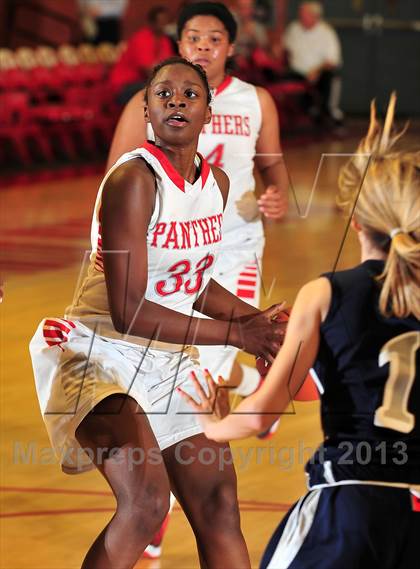 Thumbnail 2 in St. Mary's vs. Sierra Canyon (Nike Extravaganza) photogallery.
