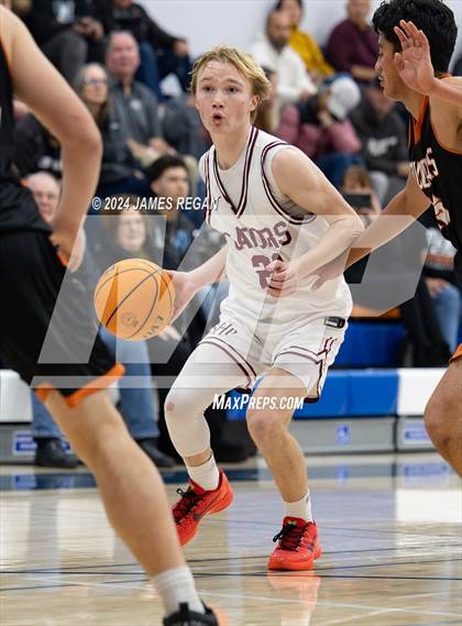 Thumbnail 2 in Half Moon Bay vs. Sacred Heart Prep (Burlingame Lions Invitational) photogallery.