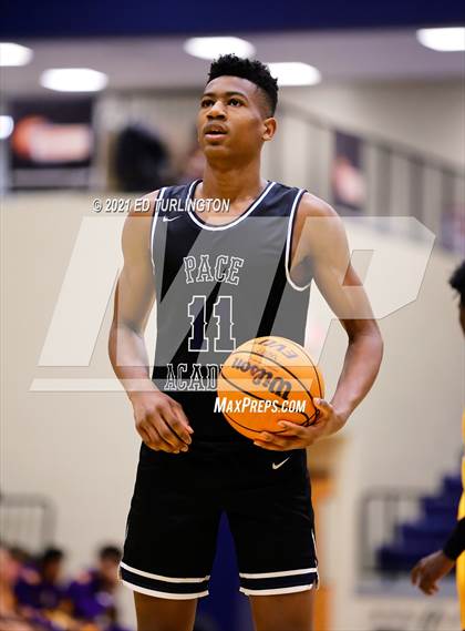 Thumbnail 2 in East Coweta vs. Pace Academy (Tournament of Champions Holiday Classic) photogallery.