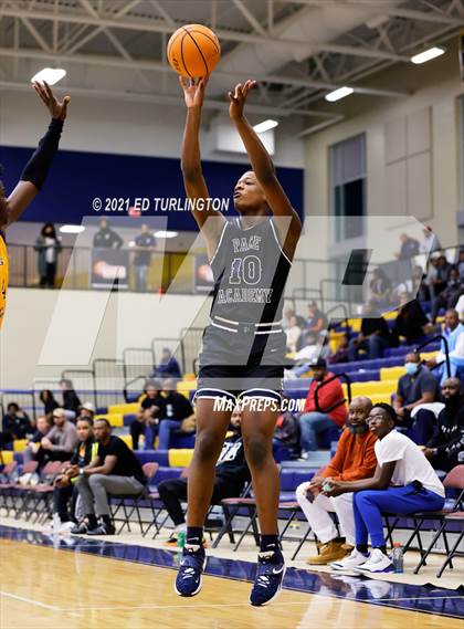 Thumbnail 2 in East Coweta vs. Pace Academy (Tournament of Champions Holiday Classic) photogallery.