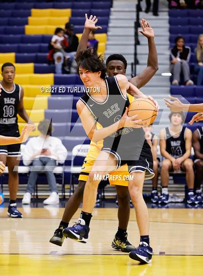 Thumbnail 1 in East Coweta vs. Pace Academy (Tournament of Champions Holiday Classic) photogallery.