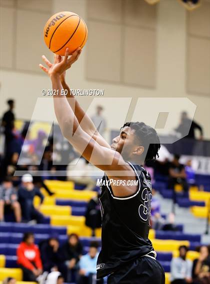 Thumbnail 3 in East Coweta vs. Pace Academy (Tournament of Champions Holiday Classic) photogallery.