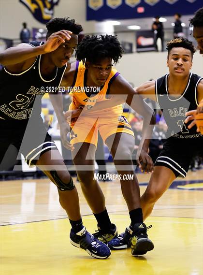 Thumbnail 1 in East Coweta vs. Pace Academy (Tournament of Champions Holiday Classic) photogallery.