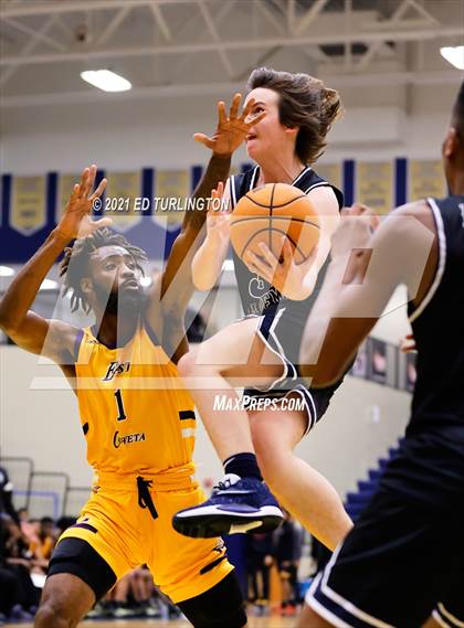 Thumbnail 3 in East Coweta vs. Pace Academy (Tournament of Champions Holiday Classic) photogallery.