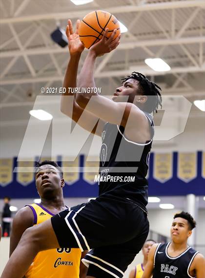 Thumbnail 1 in East Coweta vs. Pace Academy (Tournament of Champions Holiday Classic) photogallery.