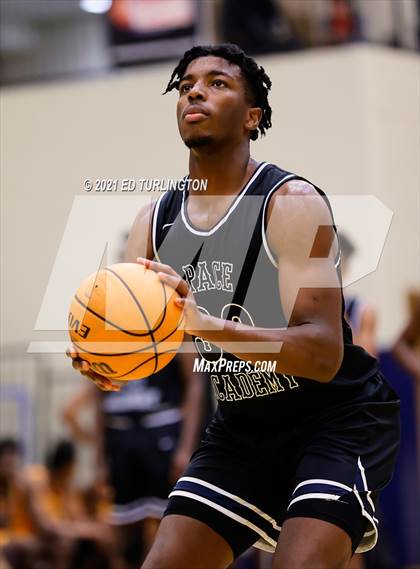 Thumbnail 1 in East Coweta vs. Pace Academy (Tournament of Champions Holiday Classic) photogallery.