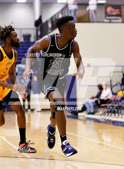 Thumbnail 1 in East Coweta vs. Pace Academy (Tournament of Champions Holiday Classic) photogallery.