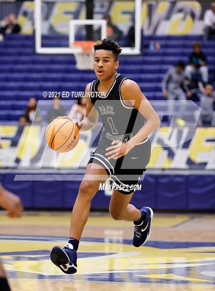 Thumbnail 1 in East Coweta vs. Pace Academy (Tournament of Champions Holiday Classic) photogallery.